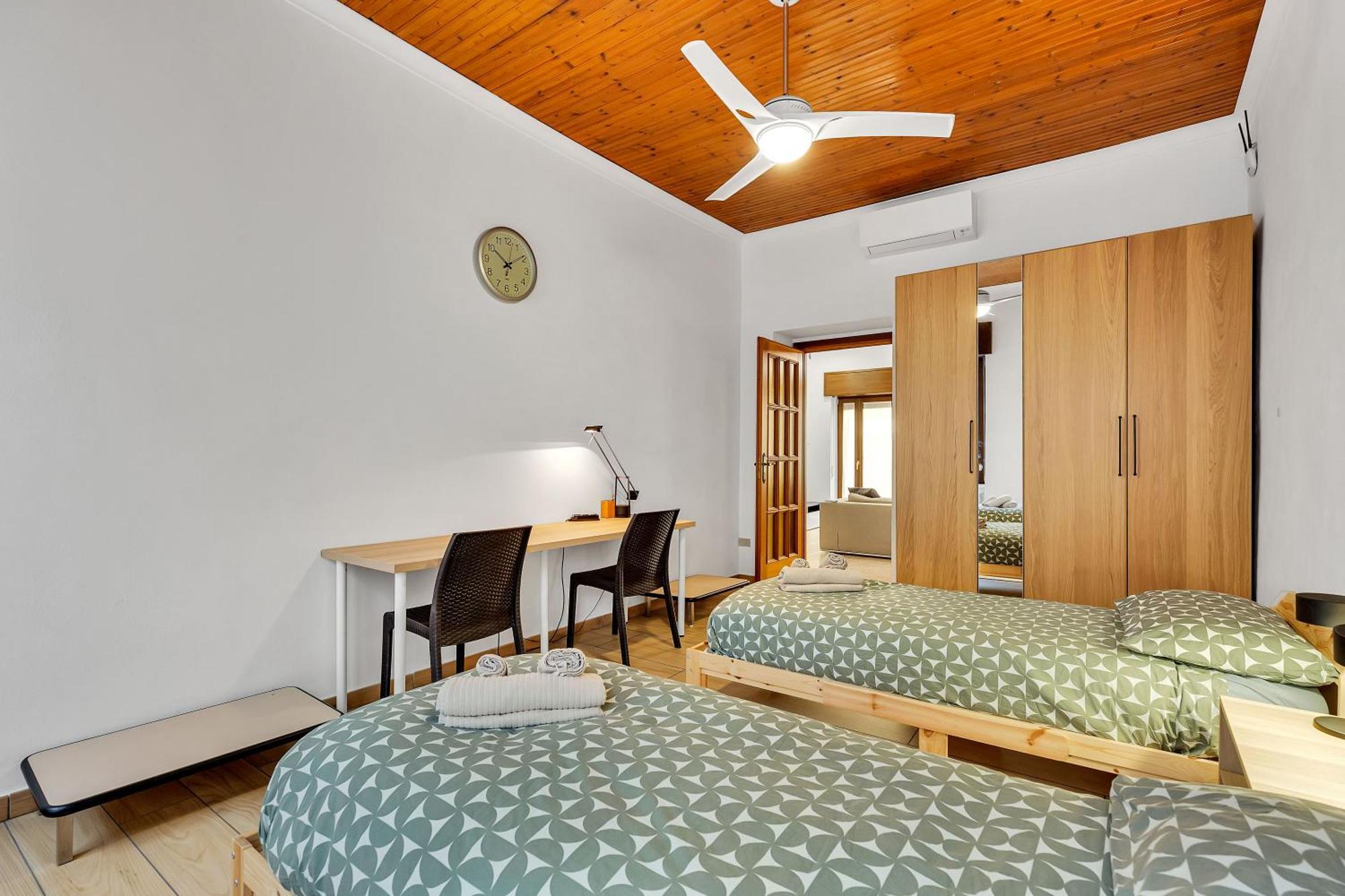 Charming & Bright In The Heart Of - Balcony Appartement